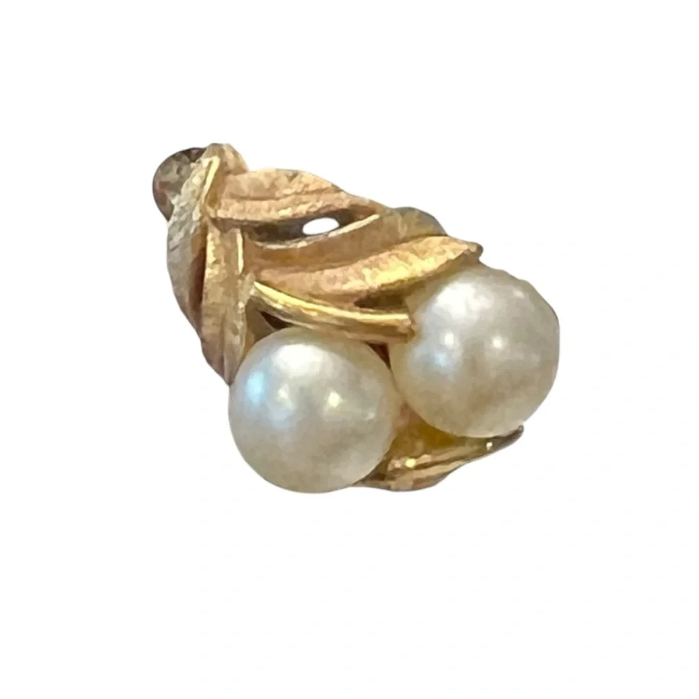 AVON Matte Textured Gold Tone‎ 2 Faux Pearl Ring Vintage Size 4.25-5.25 Classic